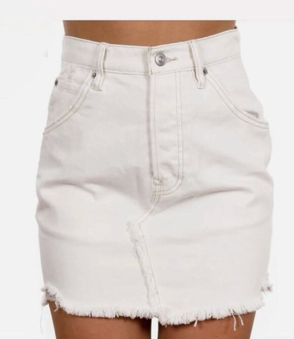 Free People We The Free White Distressed Denim Mini Skirt Size 24 Raw Hem